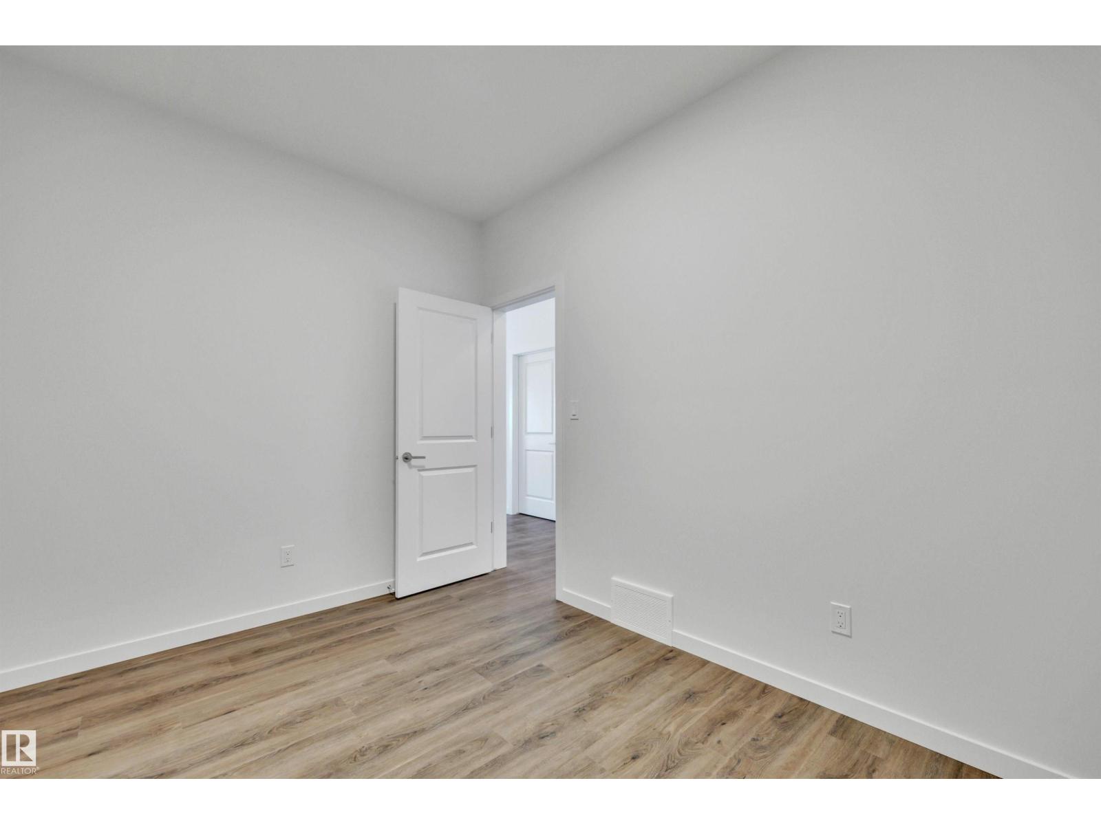 311 22 St Sw, Edmonton, Alberta