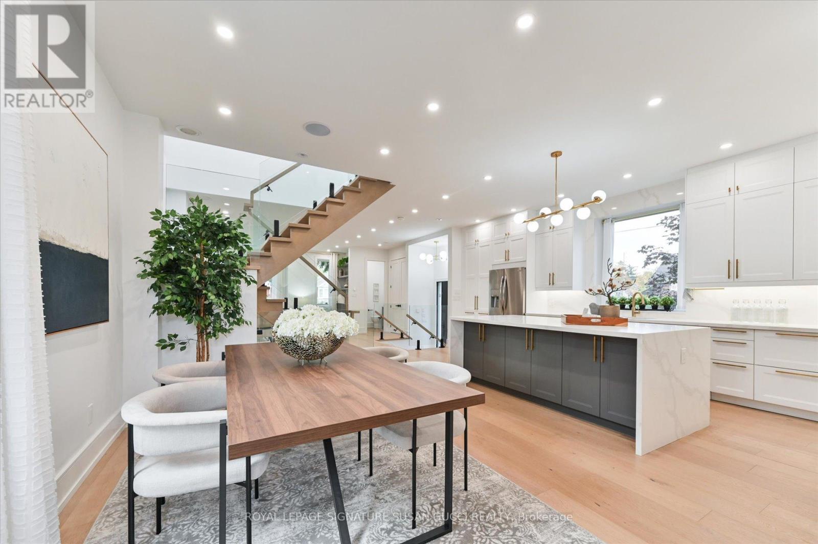 32 Treadway Boulevard, Toronto (east York), Ontario