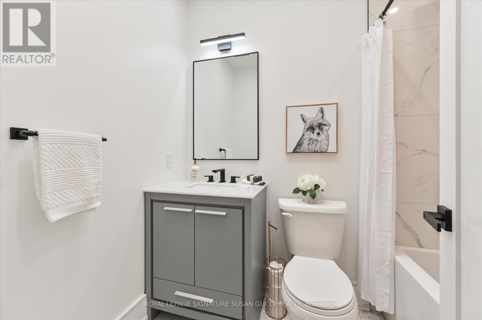 32 Treadway Boulevard, Toronto (east York), Ontario