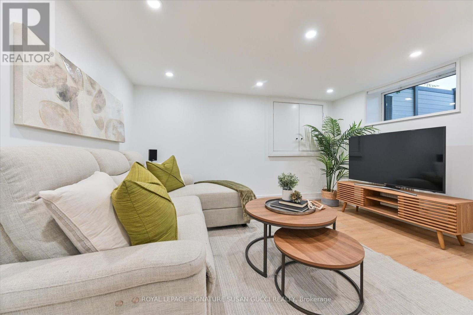 32 Treadway Boulevard, Toronto (east York), Ontario