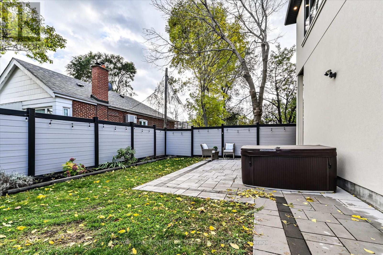 32 Treadway Boulevard, Toronto (east York), Ontario