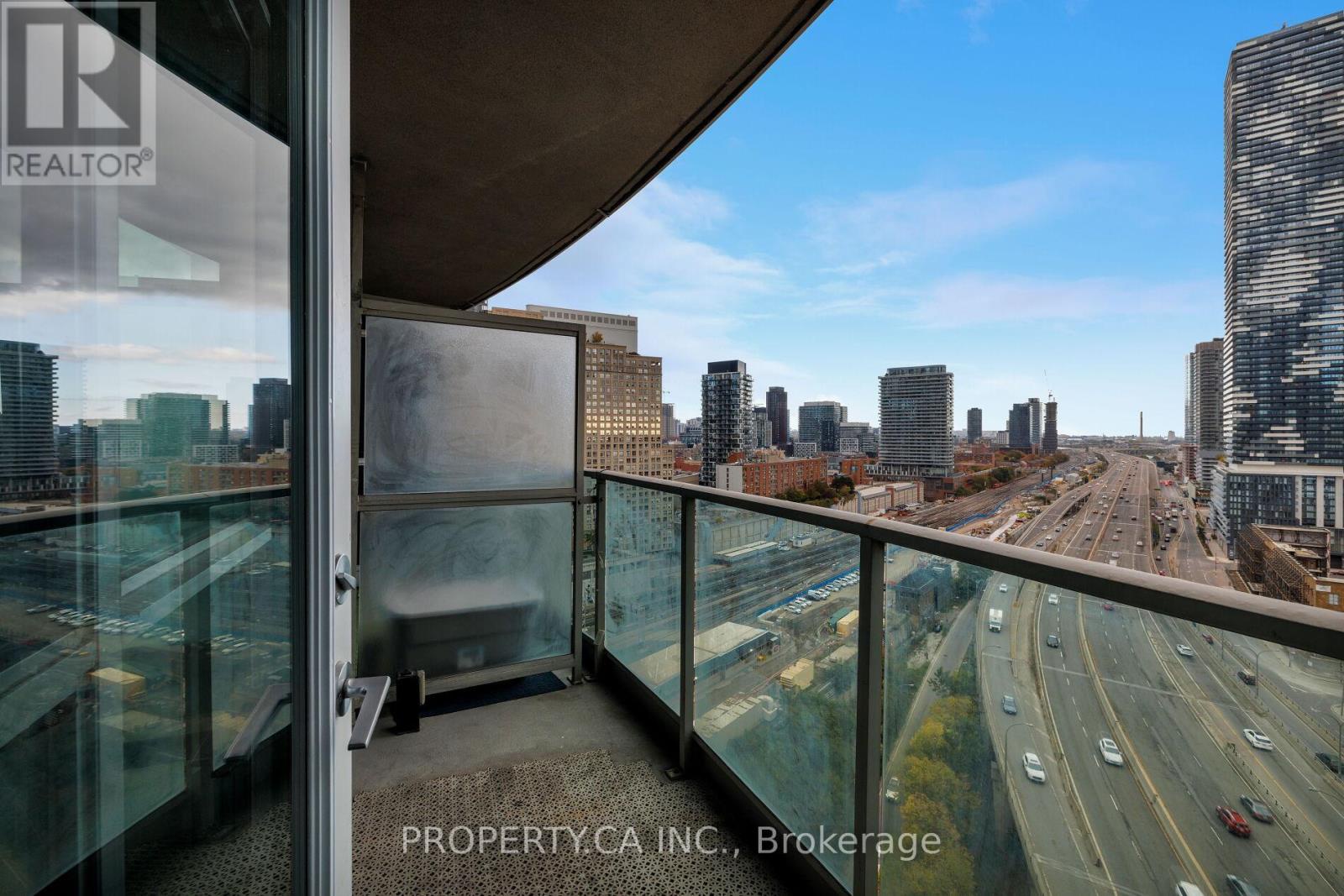 2011 - 18 Yonge Street, Toronto (waterfront Communities), Ontario