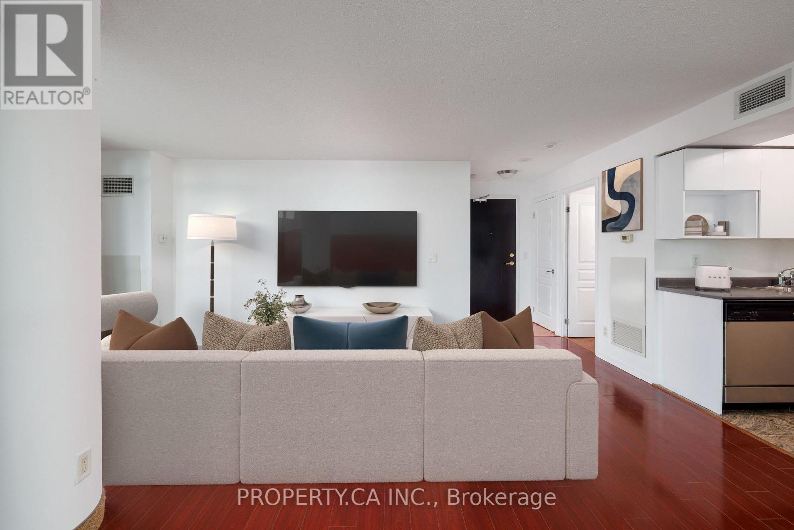 2011 - 18 Yonge Street, Toronto (waterfront Communities), Ontario