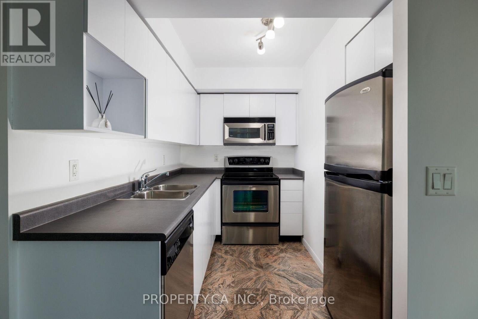 2011 - 18 Yonge Street, Toronto (waterfront Communities), Ontario