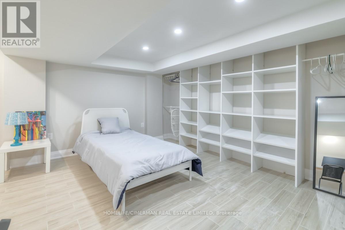 3 Willowhurst Crescent, Toronto (wexford-maryvale), Ontario