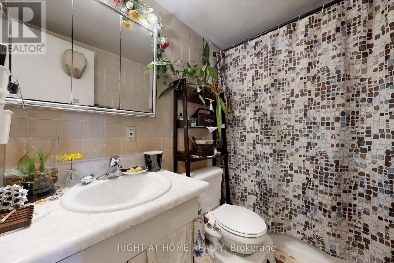 723 - 3460 Keele Street, Toronto (york University Heights), Ontario