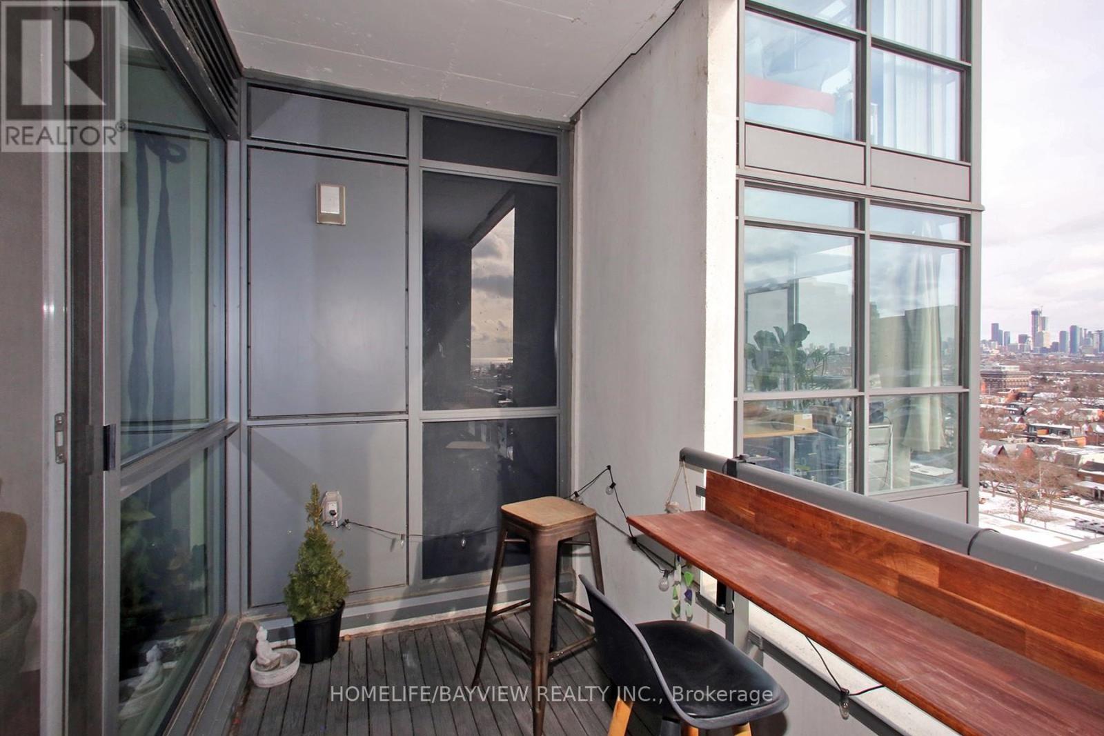 1205 - 20 Minowan Miikan Lane, Toronto (little Portugal), Ontario