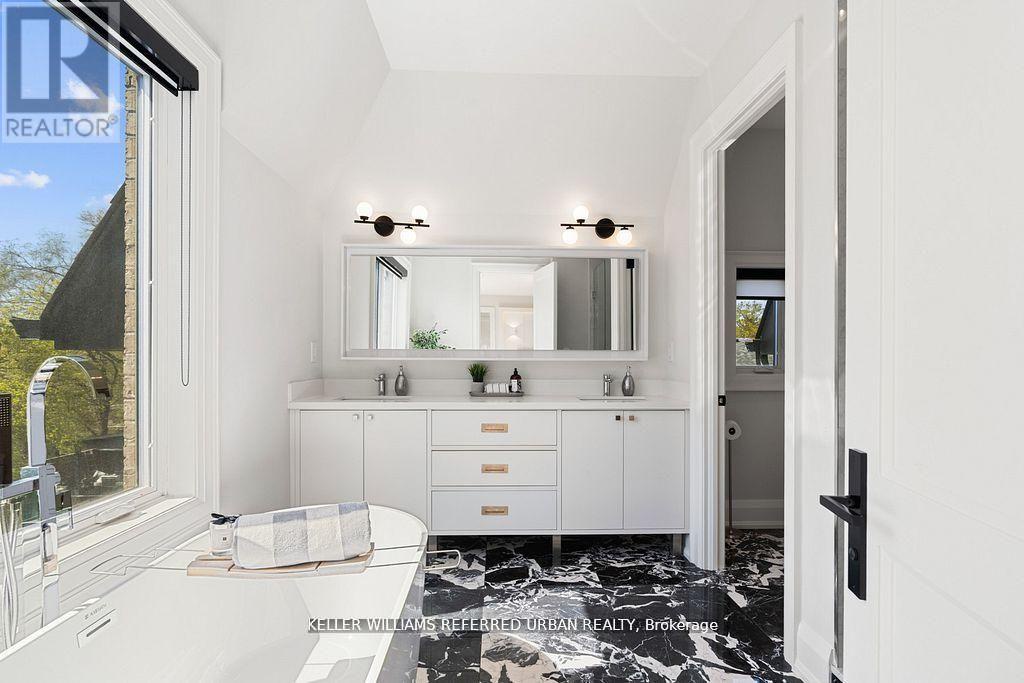 54 Cronin Drive, Toronto (islington-city Centre West), Ontario