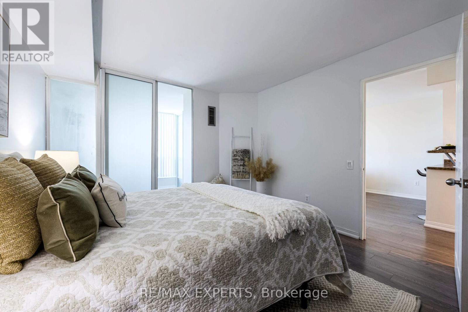 1006 - 942 Yonge Street, Toronto (annex), Ontario