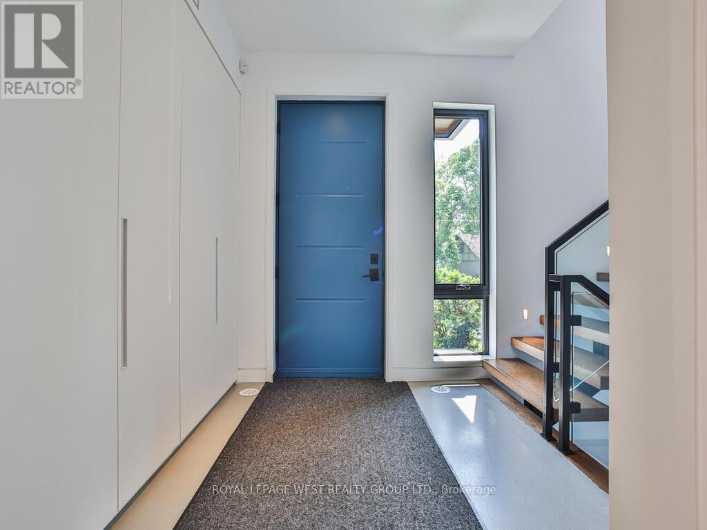 4 Old Oak Road, Toronto (kingsway South), Ontario