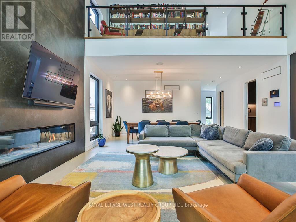 4 Old Oak Road, Toronto (kingsway South), Ontario