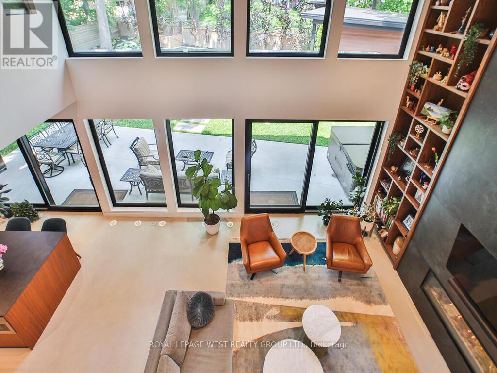 4 Old Oak Road, Toronto (kingsway South), Ontario