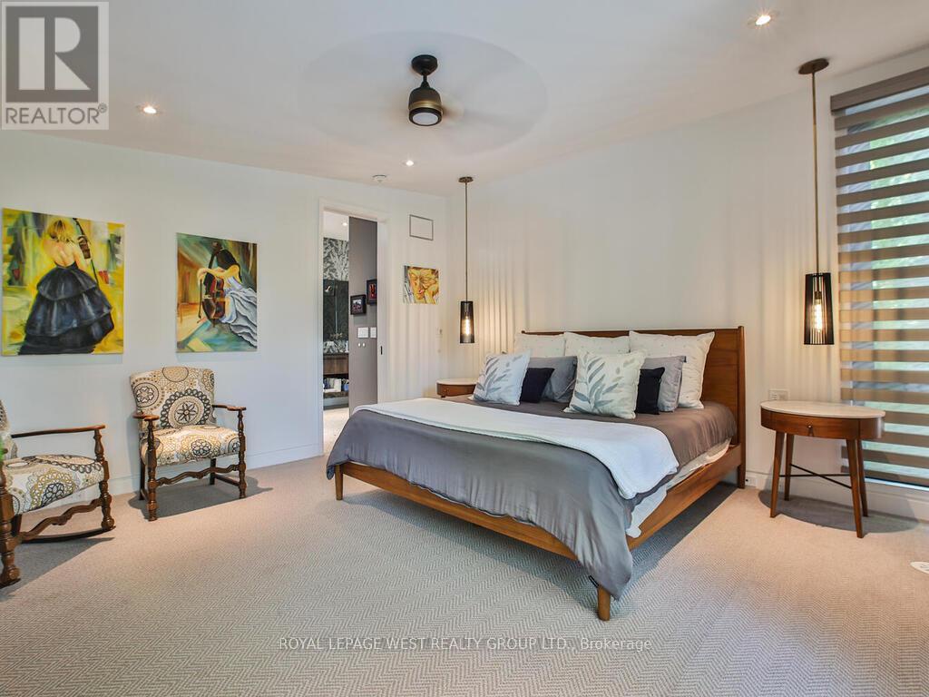 4 Old Oak Road, Toronto (kingsway South), Ontario