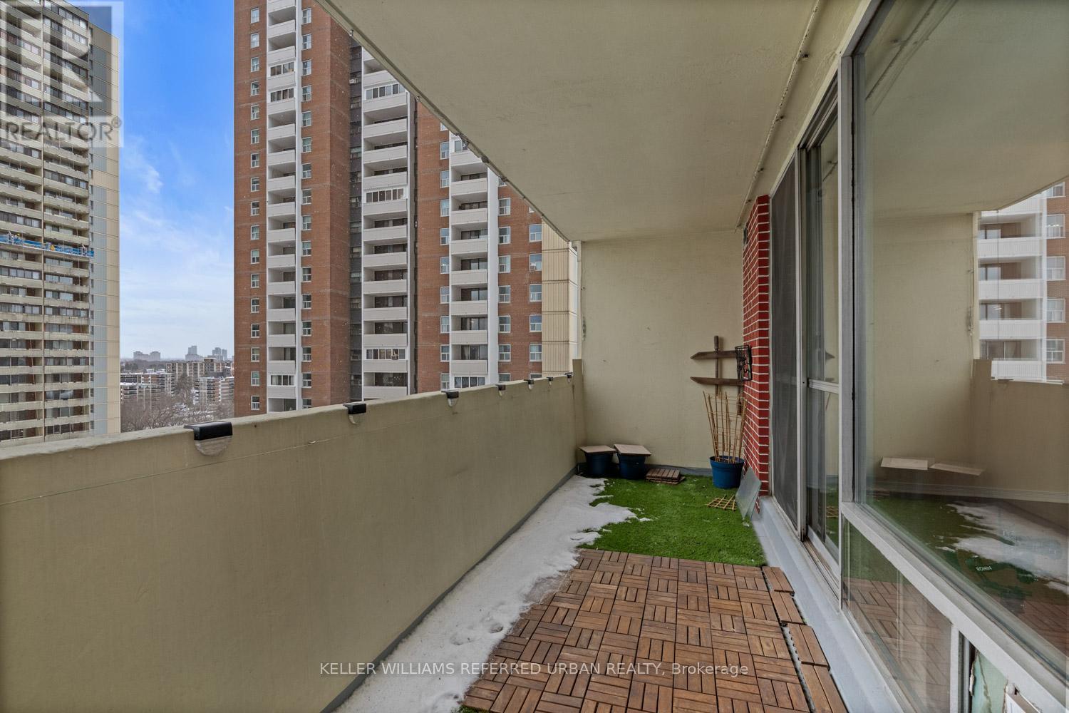 903 - 5 Massey Square, Toronto (crescent Town), Ontario