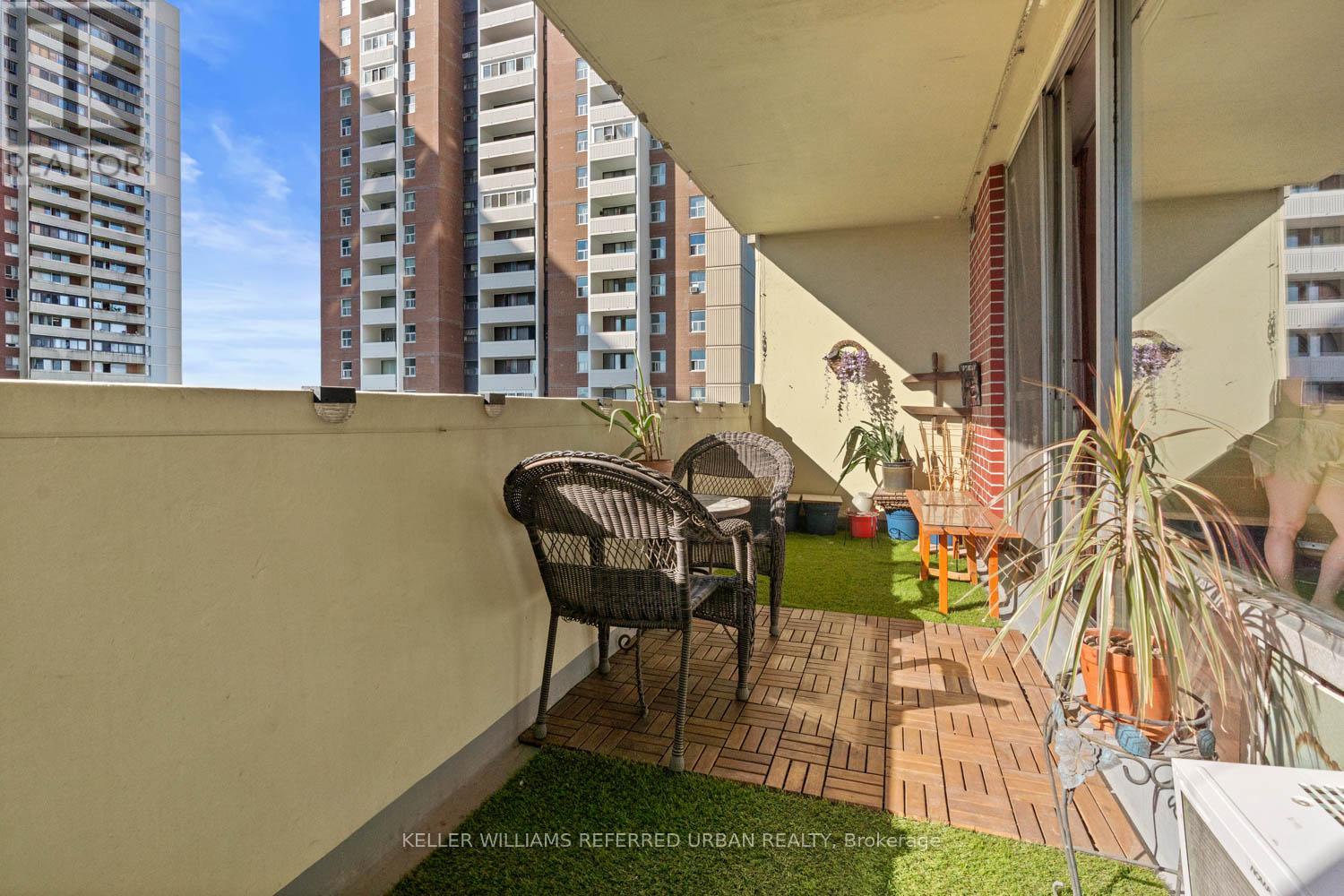 903 - 5 Massey Square, Toronto (crescent Town), Ontario