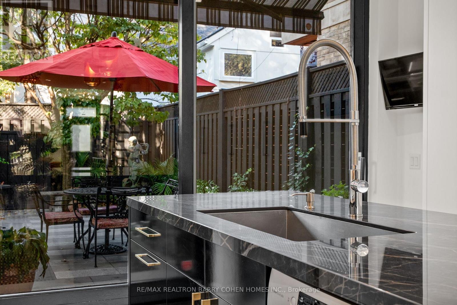 42 Berryman Street, Toronto (annex), Ontario