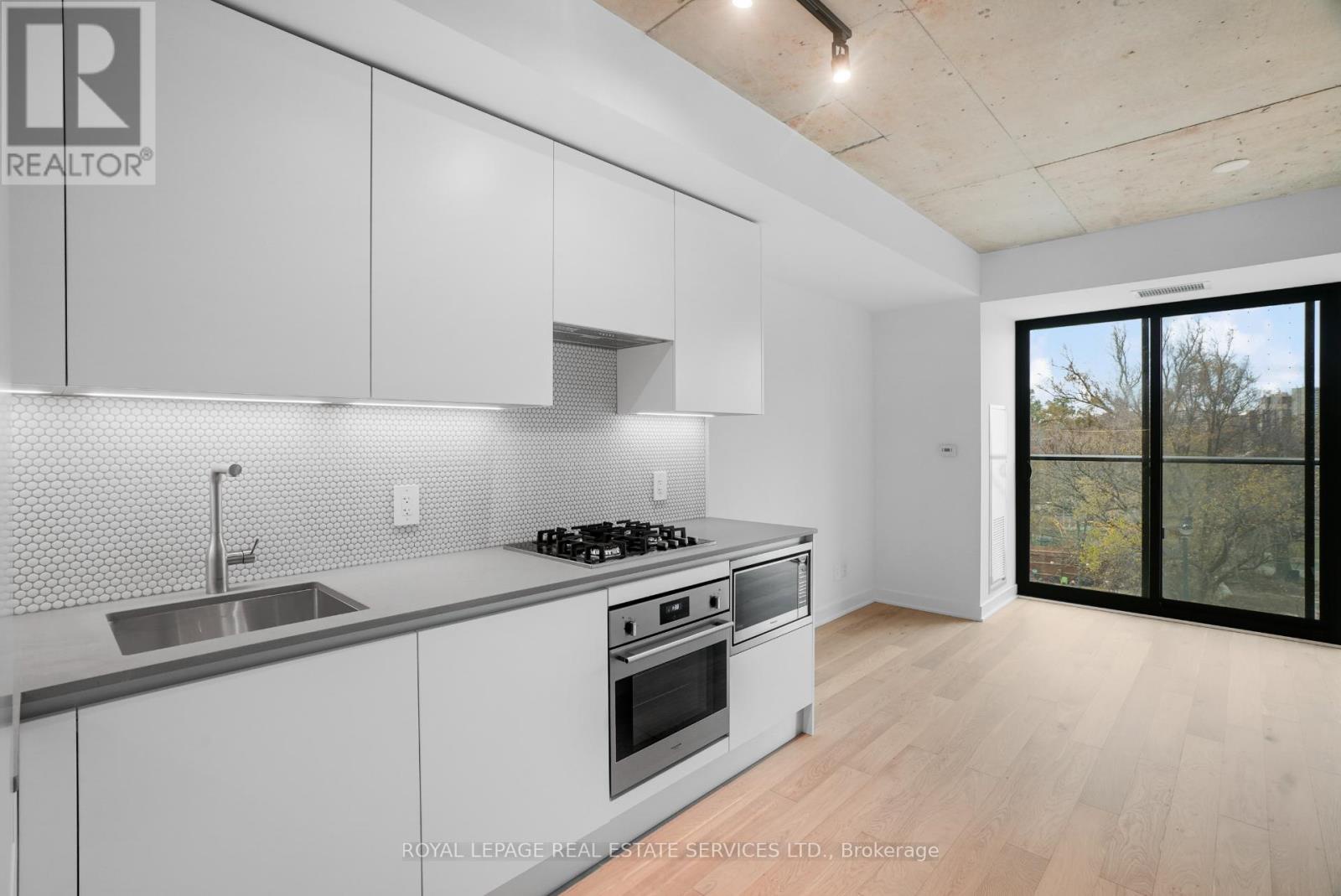 302 - 2720 Dundas Street W, Toronto (junction Area), Ontario