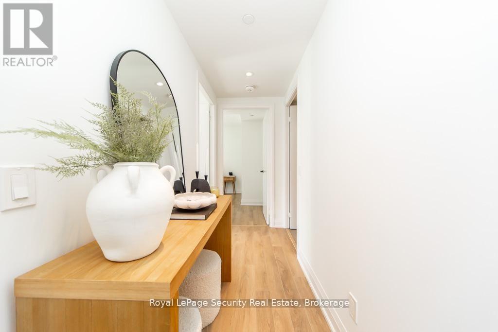 2009 - 1461 Lawrence Avenue W, Toronto (brookhaven-amesbury), Ontario