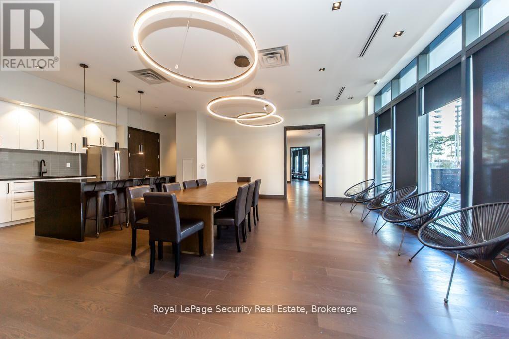 2009 - 1461 Lawrence Avenue W, Toronto (brookhaven-amesbury), Ontario