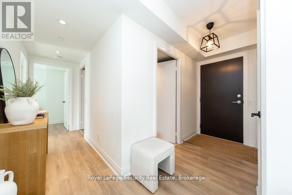 2009 - 1461 Lawrence Avenue W, Toronto (brookhaven-amesbury), Ontario