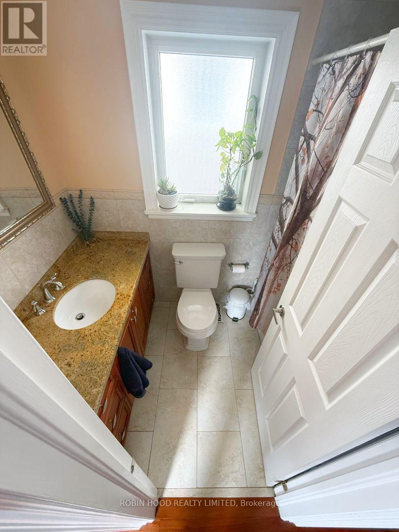 449 Gilbert Avenue, Toronto (caledonia-fairbank), Ontario