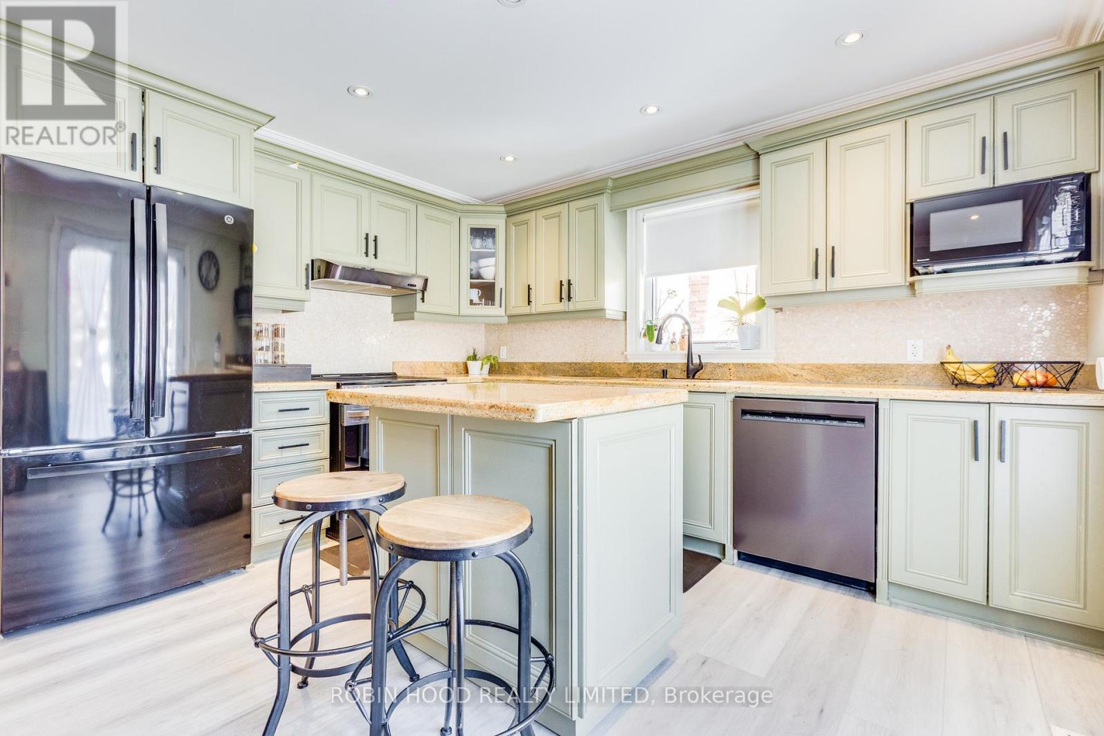 449 Gilbert Avenue, Toronto (caledonia-fairbank), Ontario