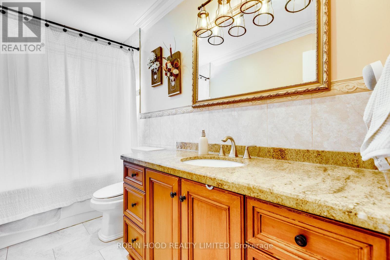 449 Gilbert Avenue, Toronto (caledonia-fairbank), Ontario