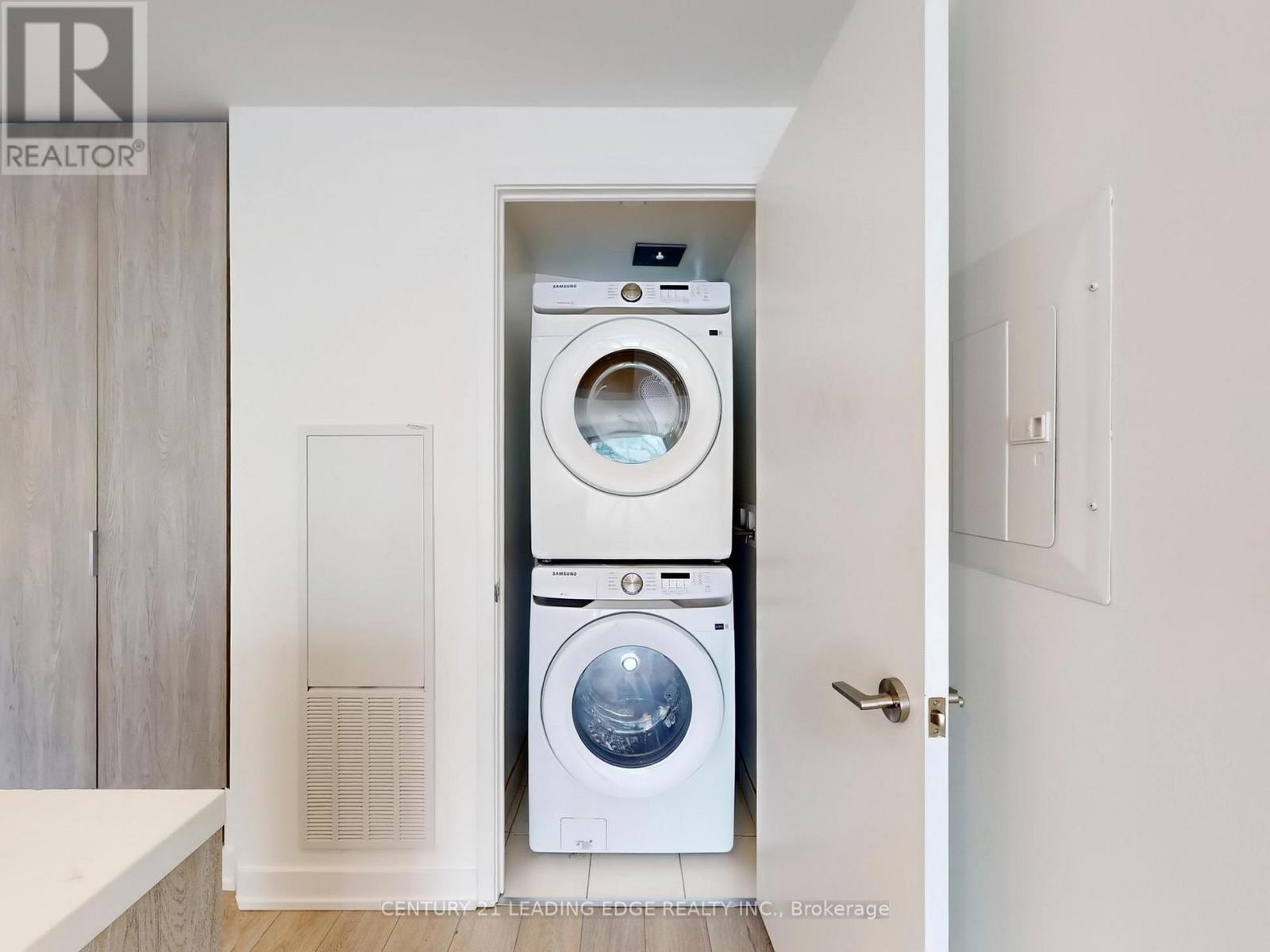 1002 - 15 Queens Quay E, Toronto (waterfront Communities), Ontario