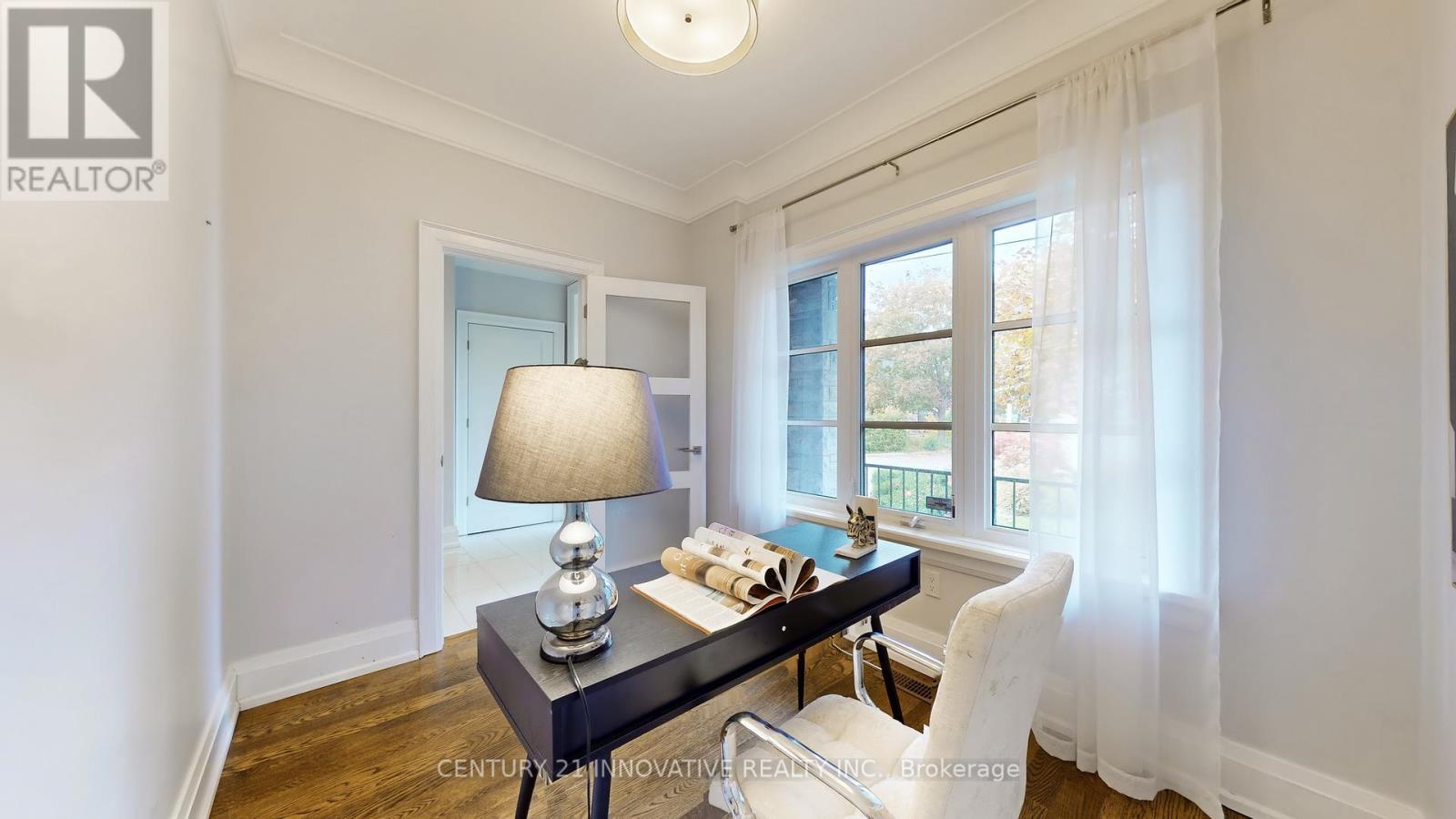 1 Dustan Crescent, Toronto (east York), Ontario