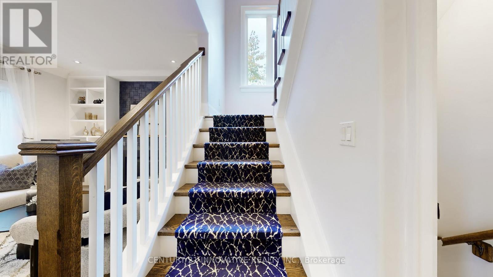 1 Dustan Crescent, Toronto (east York), Ontario