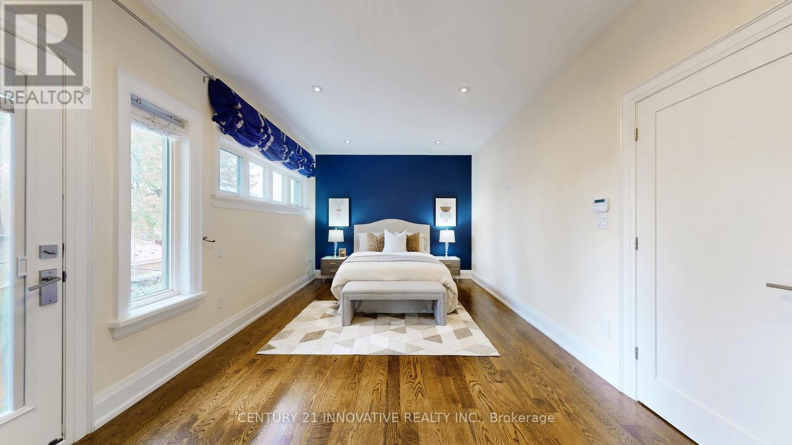 1 Dustan Crescent, Toronto (east York), Ontario