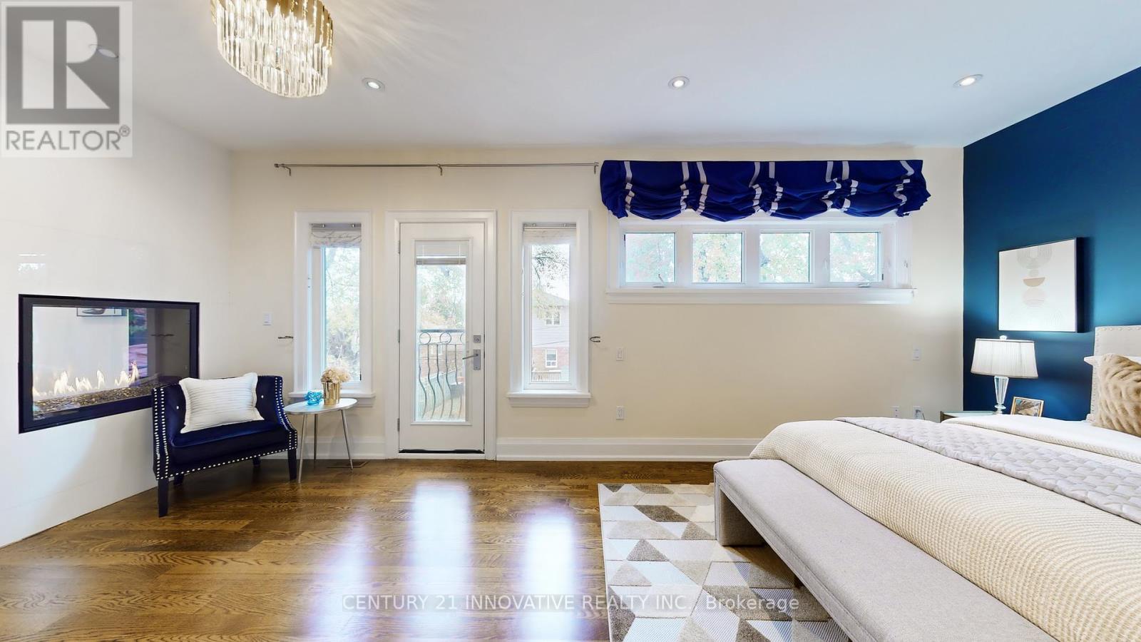 1 Dustan Crescent, Toronto (east York), Ontario