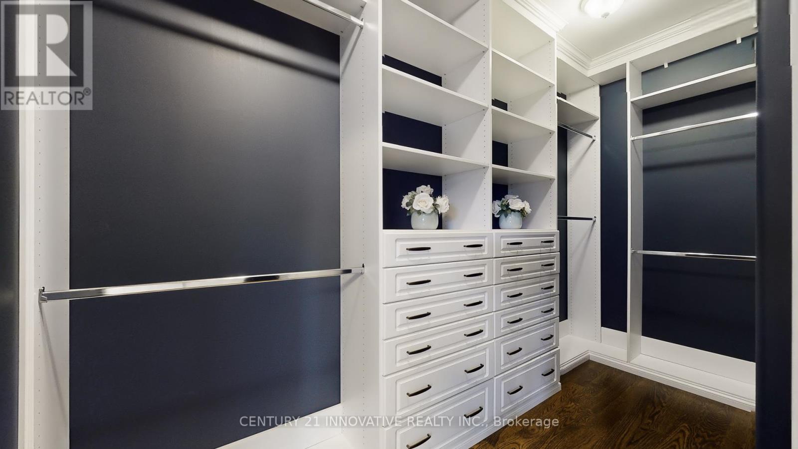 1 Dustan Crescent, Toronto (east York), Ontario