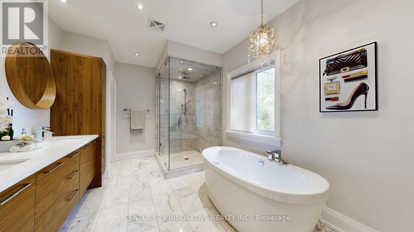 1 Dustan Crescent, Toronto (east York), Ontario