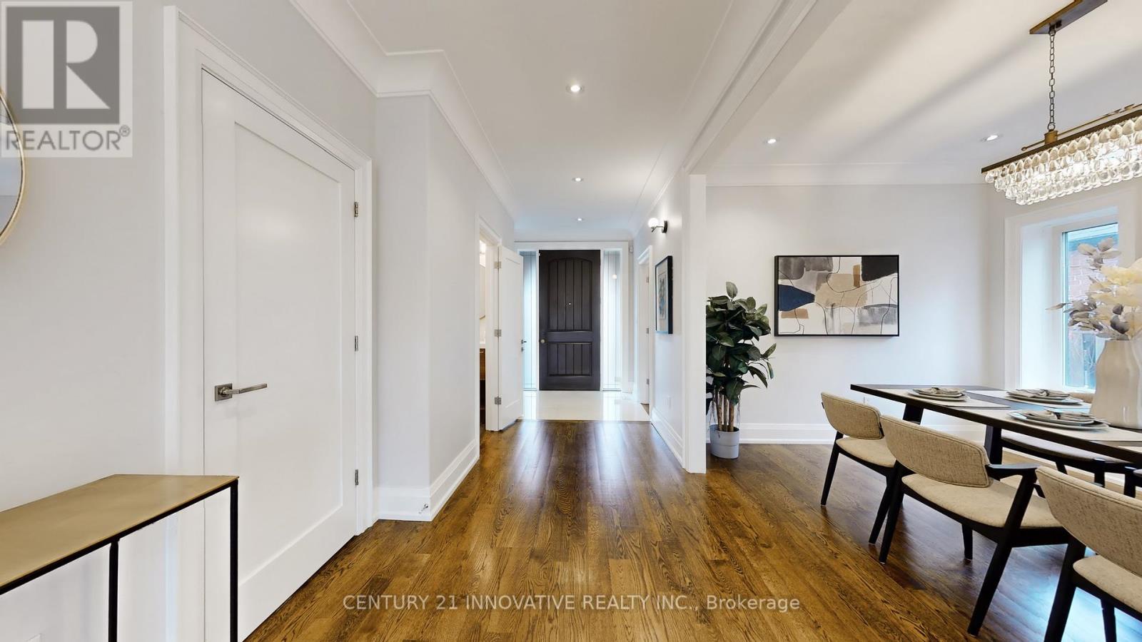 1 Dustan Crescent, Toronto (east York), Ontario