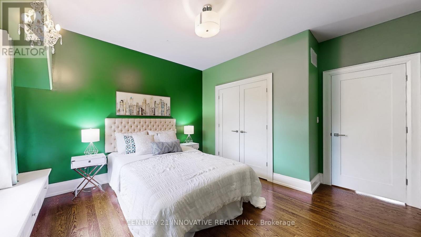 1 Dustan Crescent, Toronto (east York), Ontario