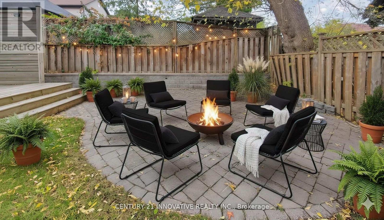 1 Dustan Crescent, Toronto (east York), Ontario