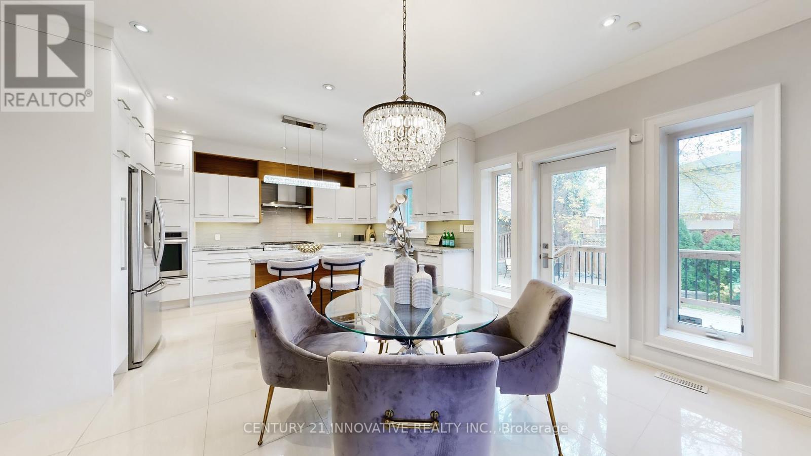 1 Dustan Crescent, Toronto (east York), Ontario