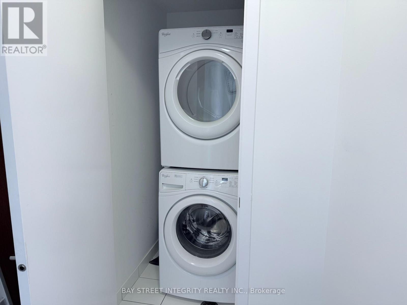 2418 - 30 Shore Breeze Drive, Toronto (mimico), Ontario