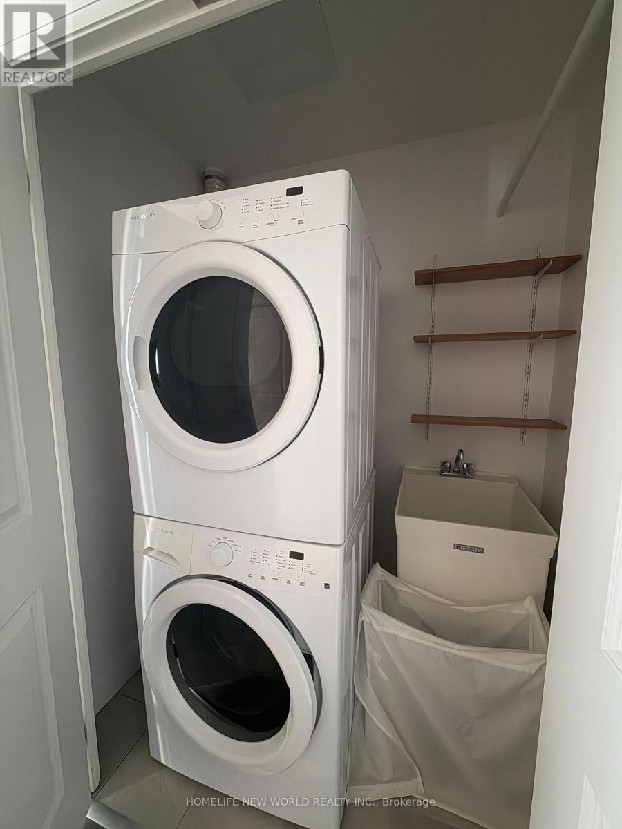 801 - 25 Fontenay Court, Toronto (edenbridge-humber Valley), Ontario