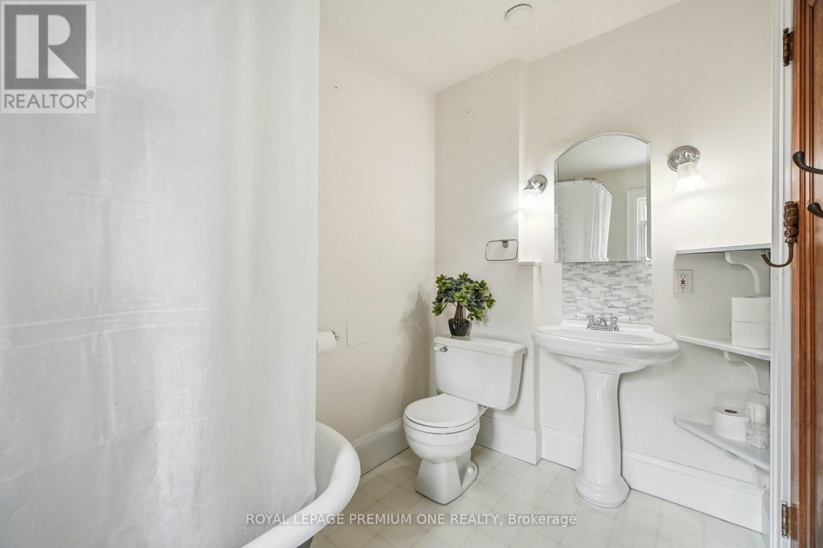 61 Methuen Avenue, Toronto (lambton Baby Point), Ontario