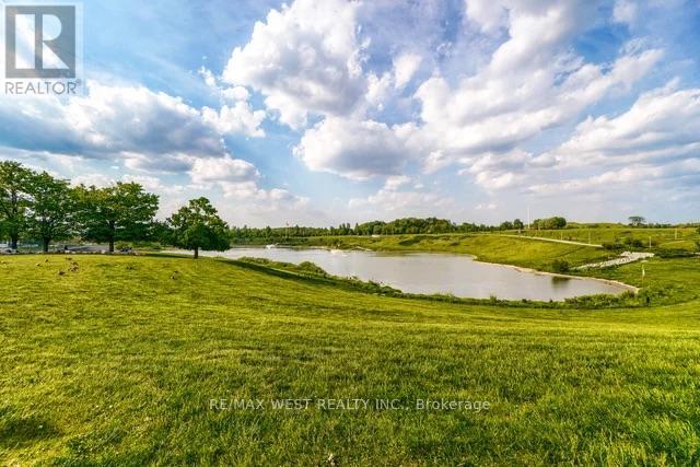 218 - 60 George Butchart Drive, Toronto (downsview-roding-cfb), Ontario