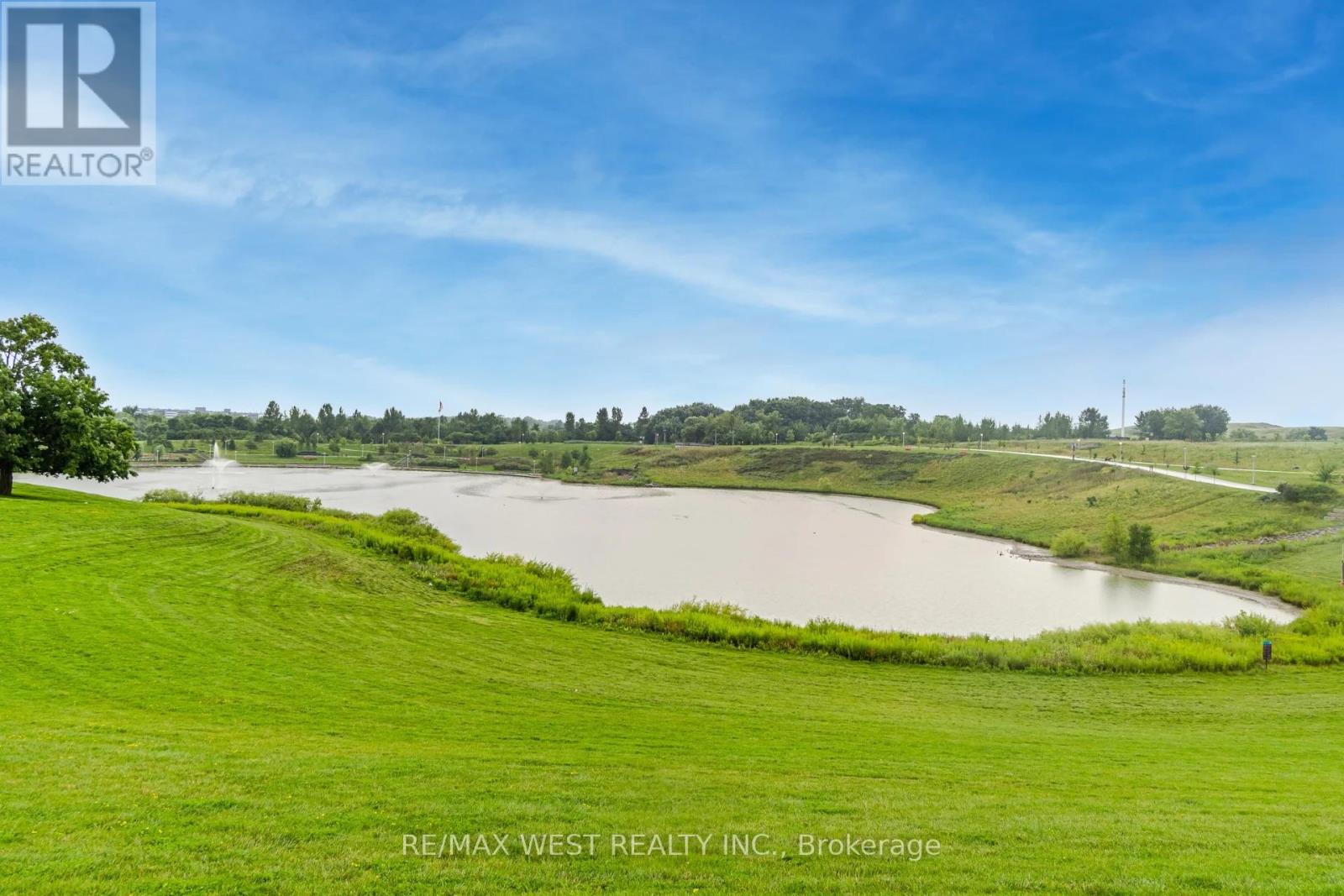 218 - 60 George Butchart Drive, Toronto (downsview-roding-cfb), Ontario