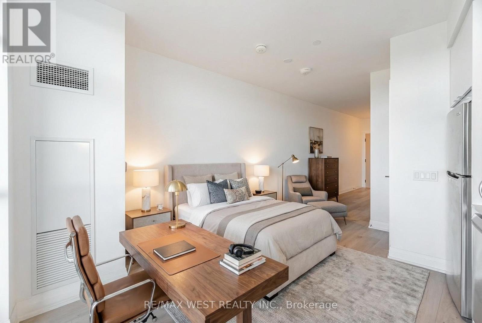 218 - 60 George Butchart Drive, Toronto (downsview-roding-cfb), Ontario