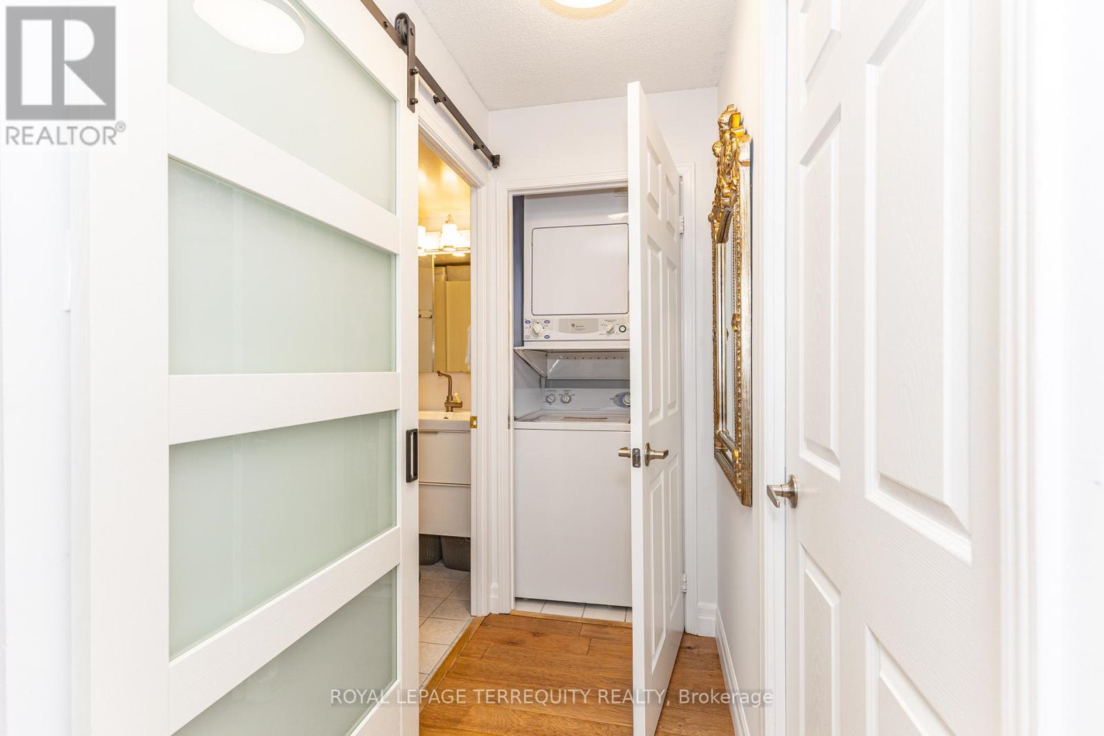 1005 - 15 Michael Power Place, Toronto (islington-city Centre West), Ontario