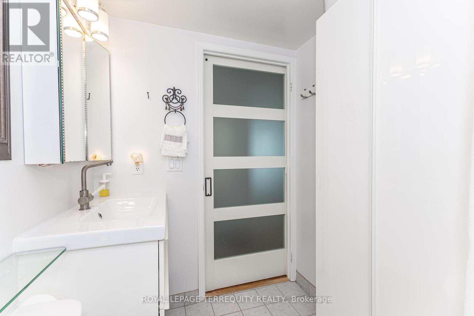 1005 - 15 Michael Power Place, Toronto (islington-city Centre West), Ontario