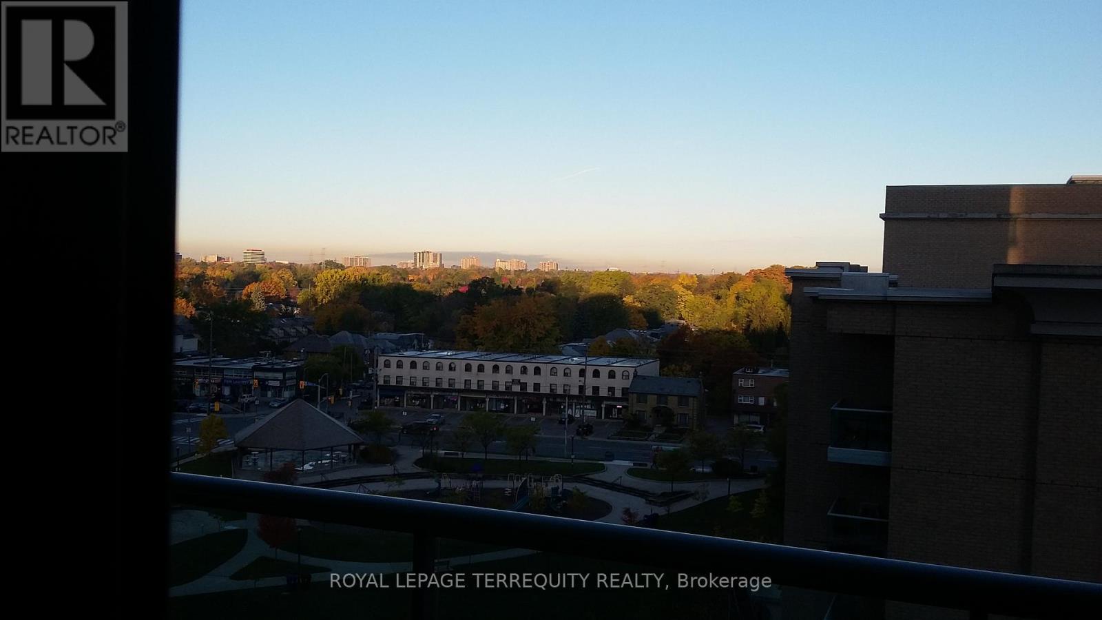 1005 - 15 Michael Power Place, Toronto (islington-city Centre West), Ontario