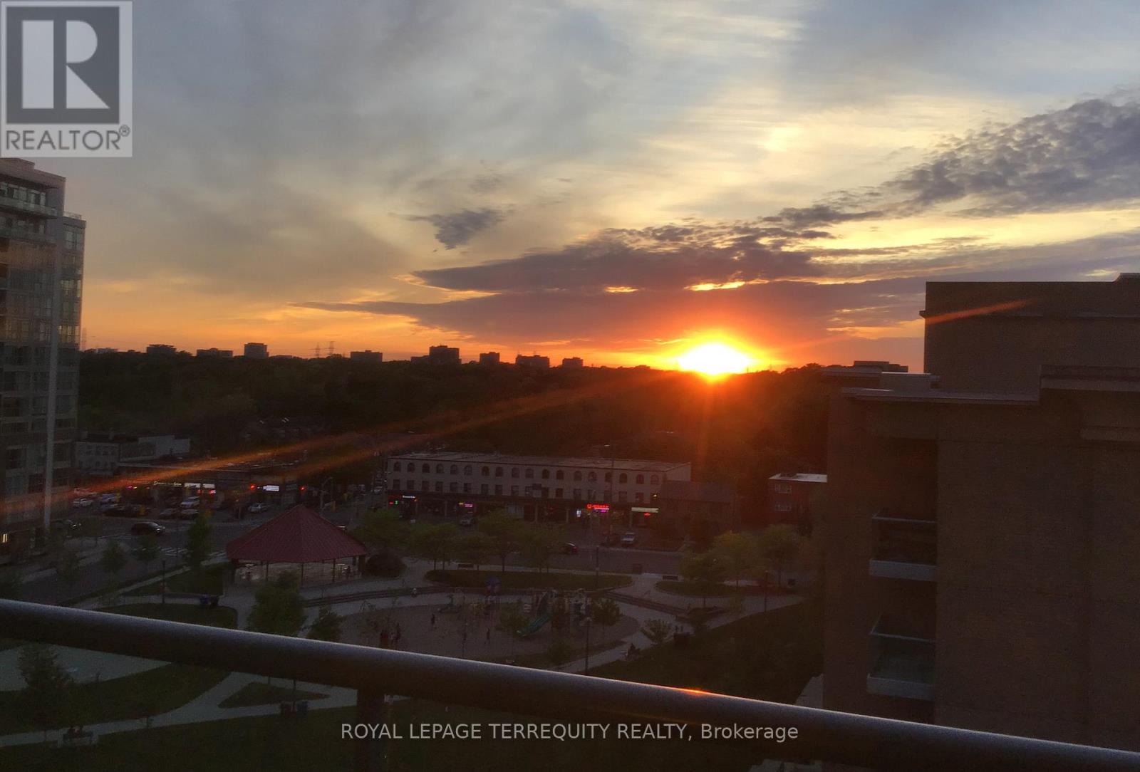 1005 - 15 Michael Power Place, Toronto (islington-city Centre West), Ontario