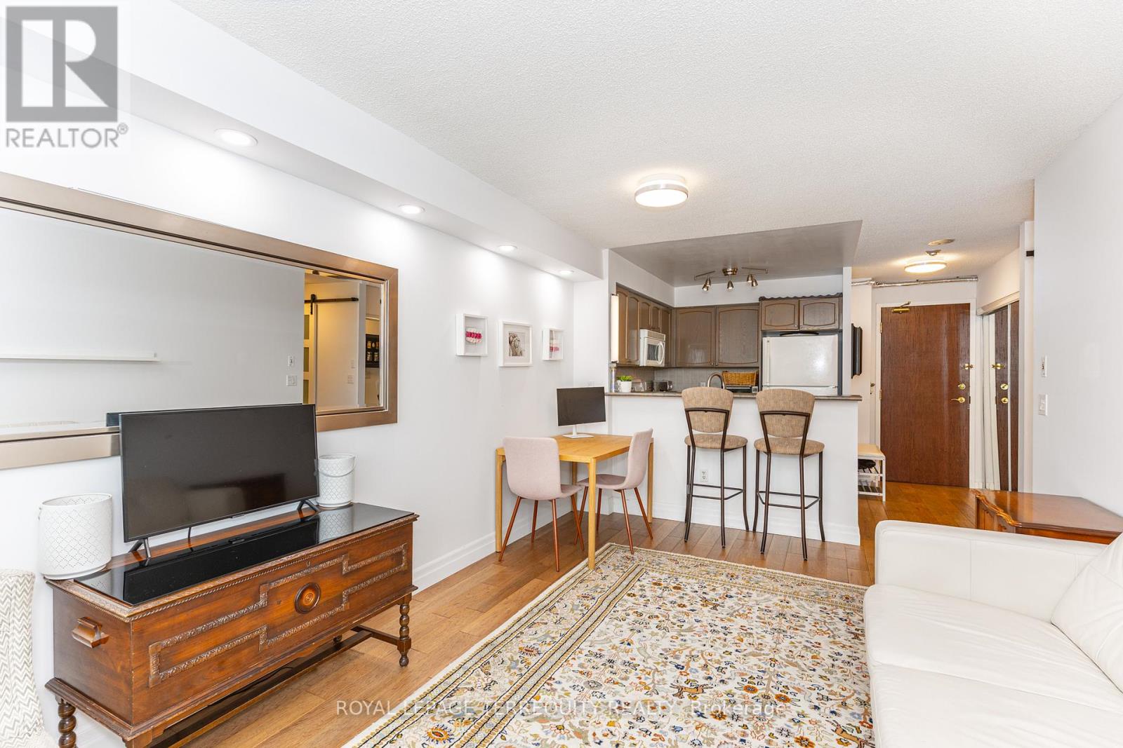 1005 - 15 Michael Power Place, Toronto (islington-city Centre West), Ontario