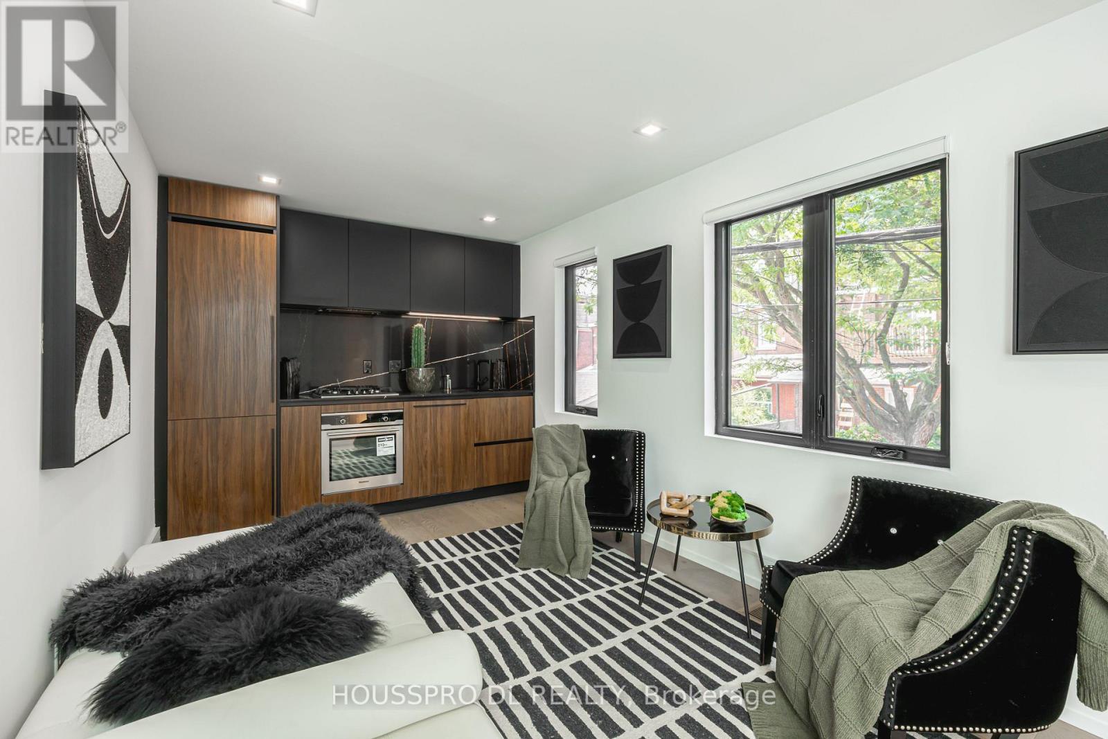 82 Major Street, Toronto (university), Ontario